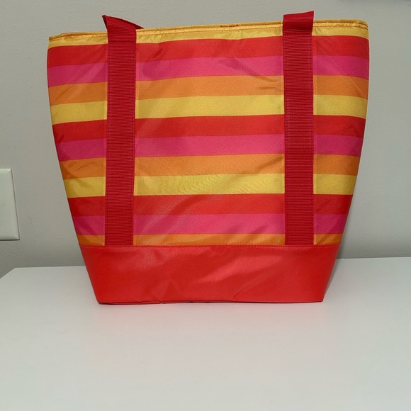 New Insulated Tote - Picture 9 of 11